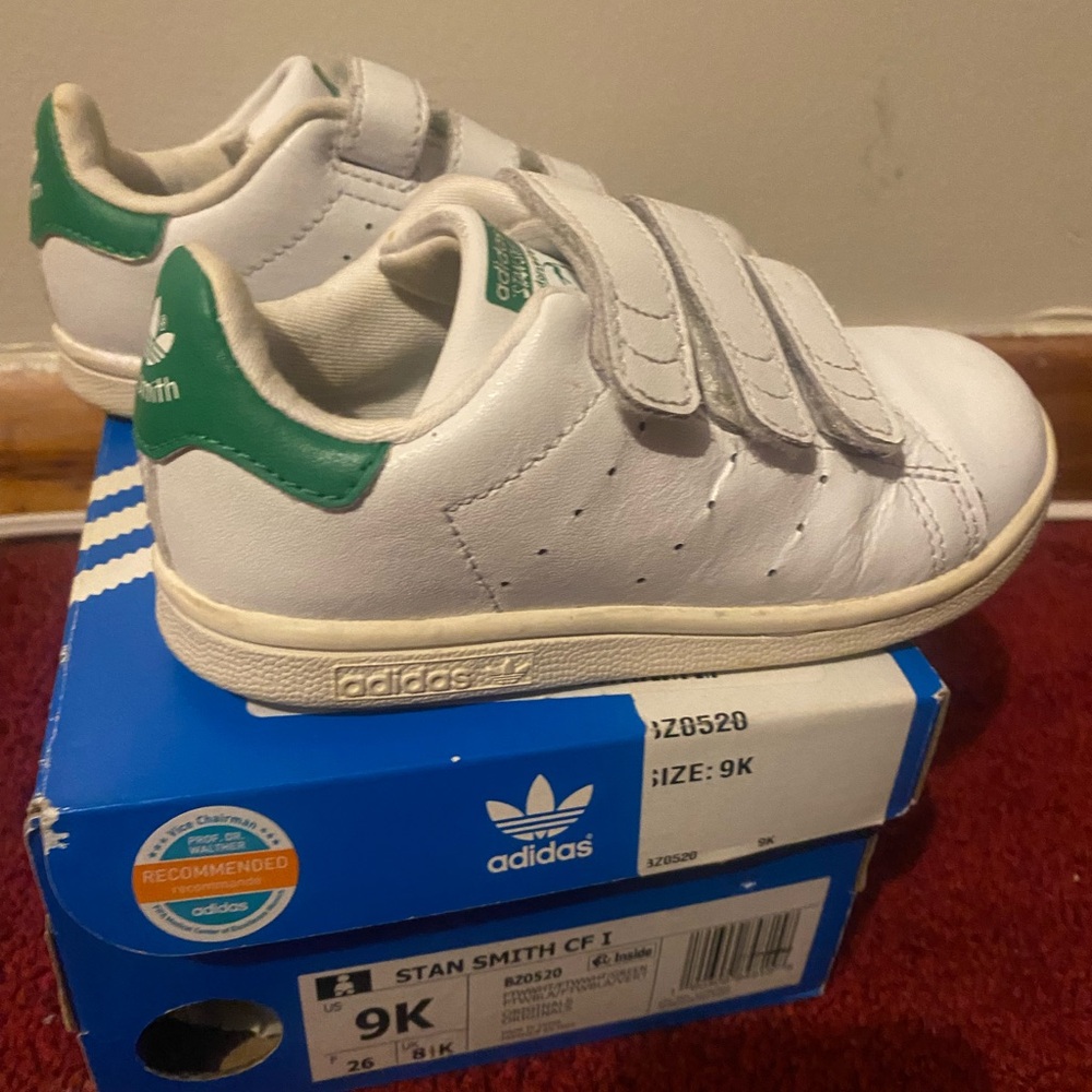Kids size 9 Stan Smith adidas sneakers